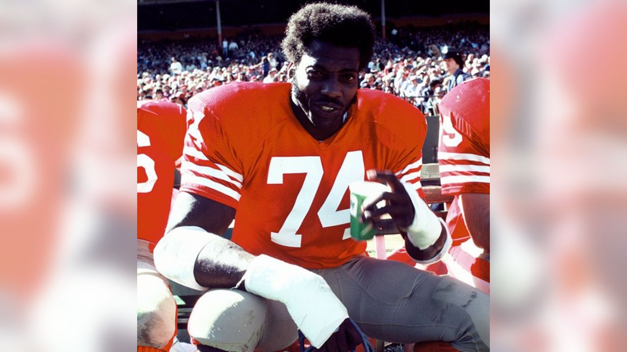 Fred Dean dies: Pass rusher of 49ers was battling COVID-19 - Los Angeles  Times