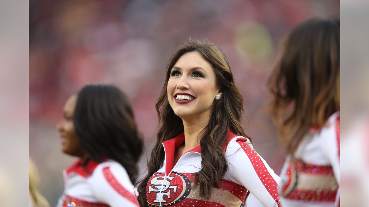 Vintage San Francisco 49ers Cheerleader Editorial Photo - Image of