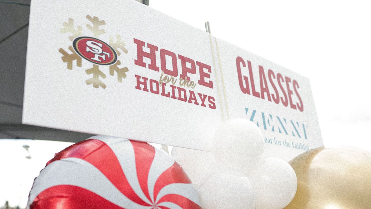 49ers and Youth Shop their Way to a Happier Holiday