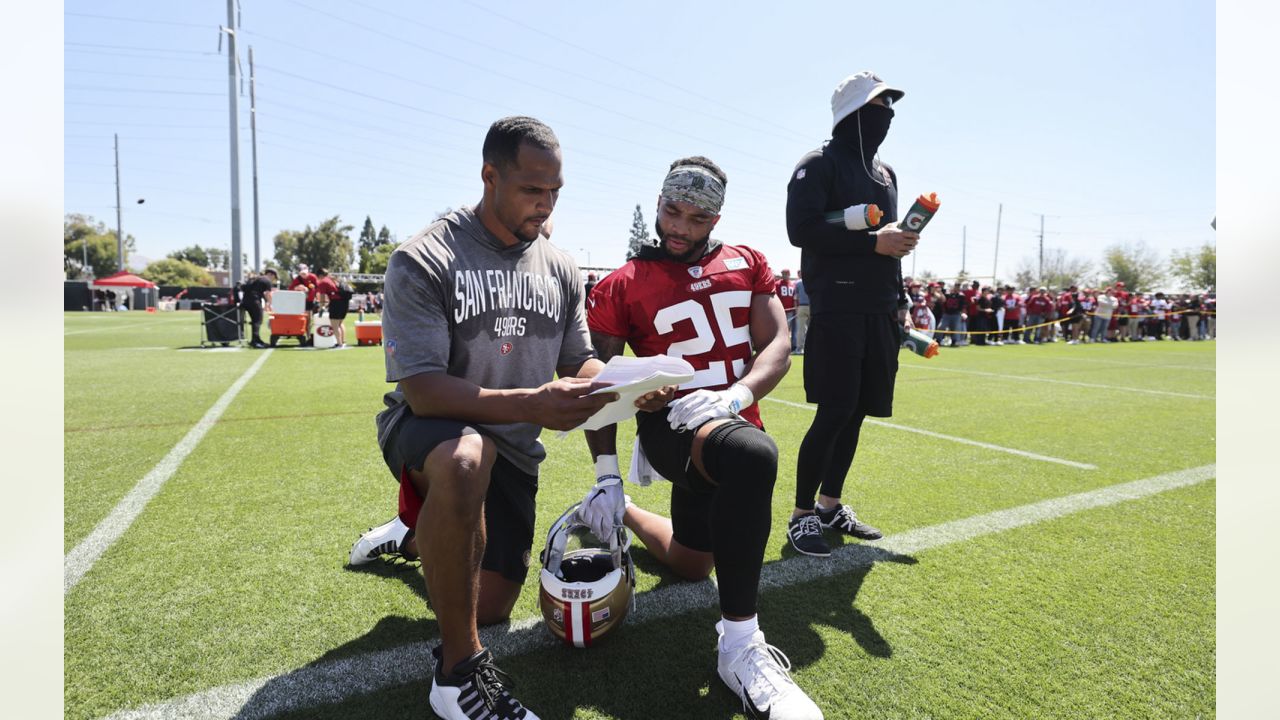 49ers' Emmanuel Moseley working with Charvarius Ward to become a better  press corner