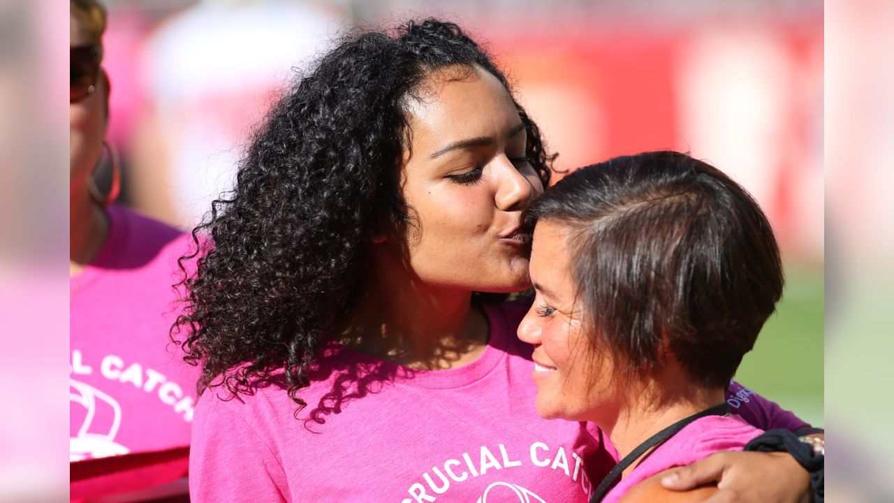 49ers Honor Breast Cancer Survivors at Halftime