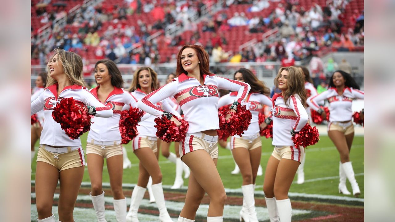 2,492 49ers Cheerleaders Stock Photos, High-Res Pictures, and