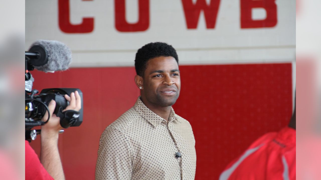 File:Michael Crabtree at 49ers training camp 2010-08-11 2.JPG