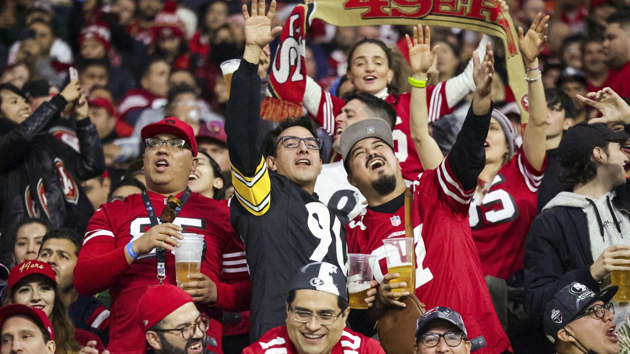 49ers players, coach praise Mexico City fans for Monday night's turnout -  Sactown Sports