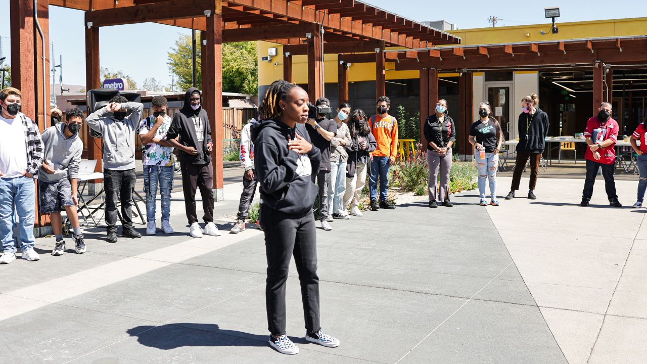 49ers Players Take a Trip to RYSE Youth Community Center