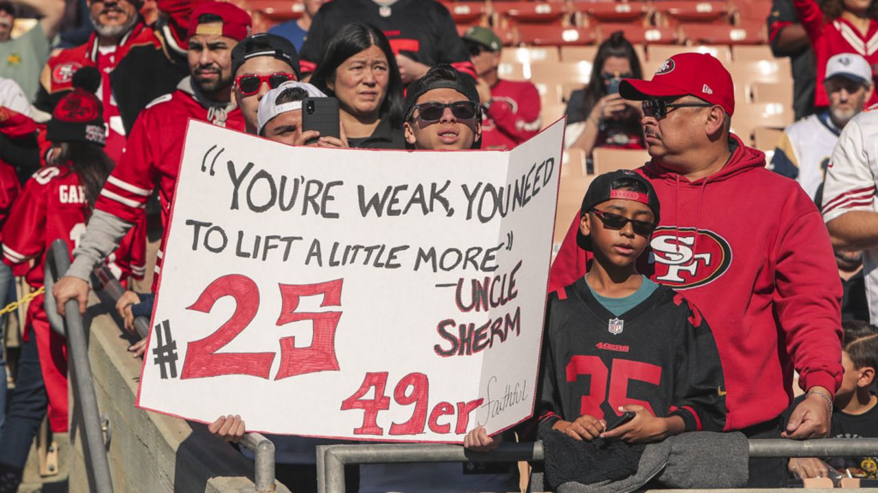 Best NFL fan signs