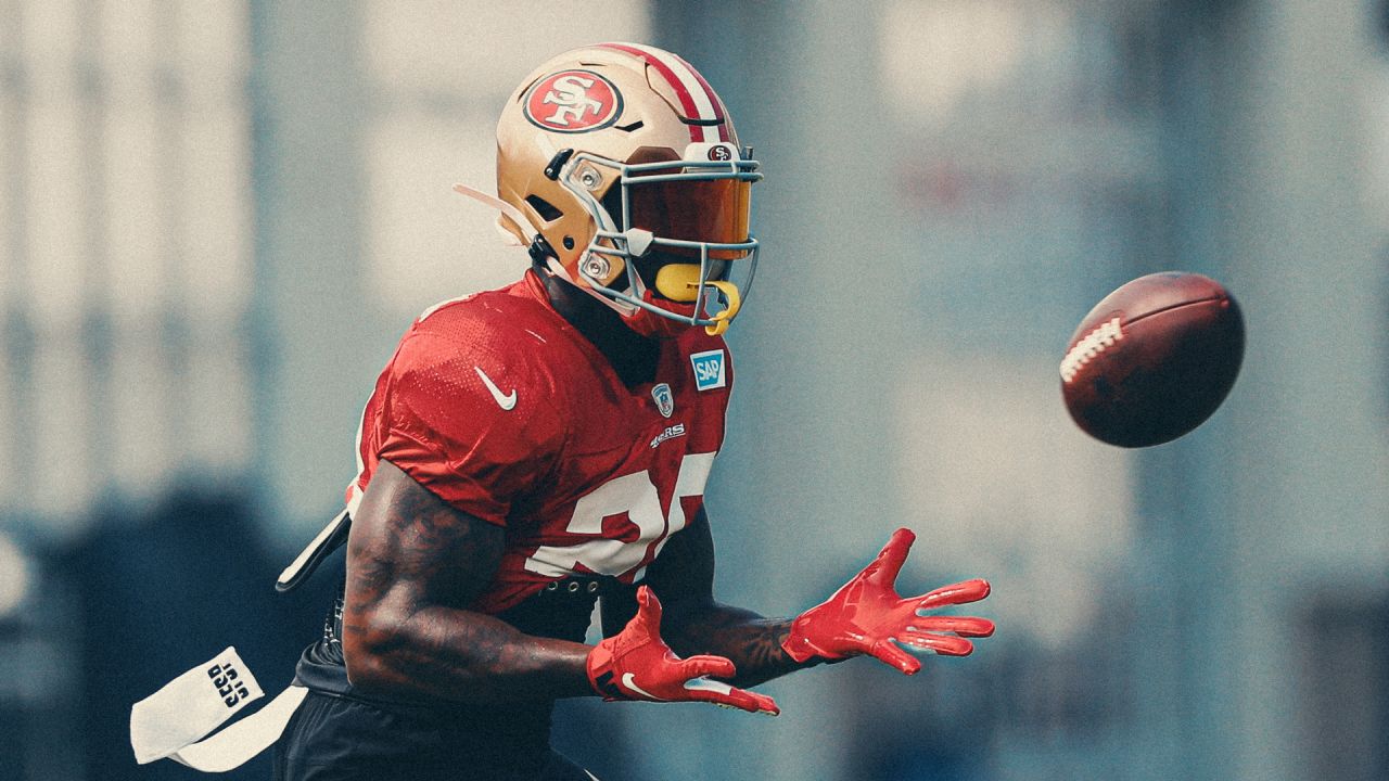 San Francisco 49ers wide receiver Tay Martin (83) runs with the ball during  the NFL football team's training camp in Santa Clara, Calif., Monday, Aug.  1, 2022. (AP Photo/Josie Lepe Stock Photo - Alamy