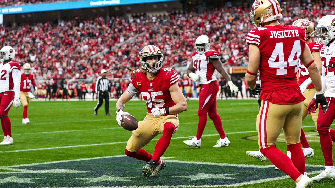 San Francisco 49ers fullback Moran Norris (L) celebrates in the