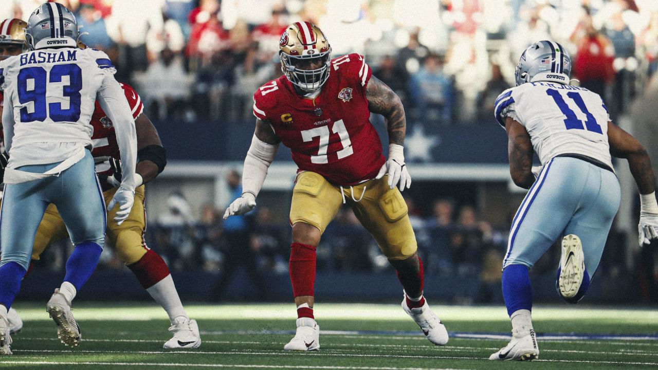 Dallas Cowboys vs. San Francisco 49ers. NFL match poster. Two american  football players silhouette facing each other on the field. Clubs logo in  backg Stock Photo - Alamy