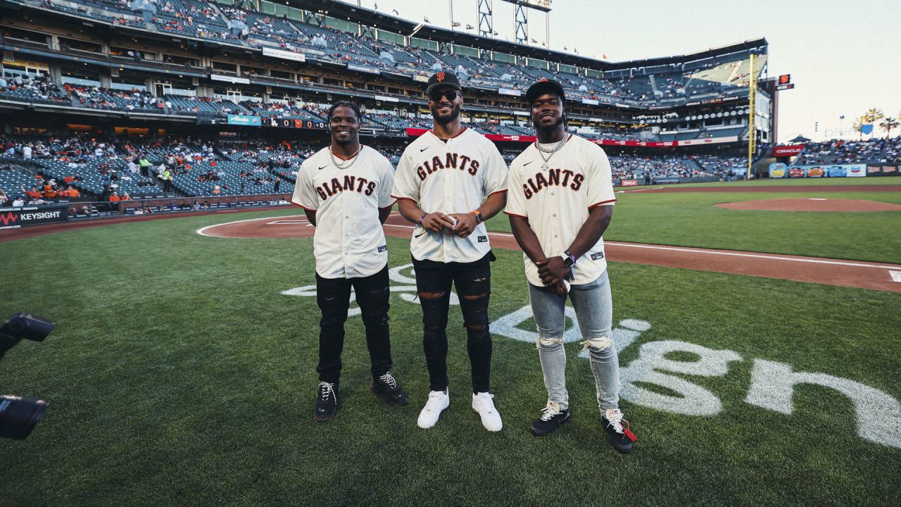 Morning Report: 49ers Linebackers Make an Appearance at SF Giants Game