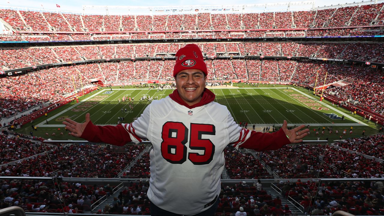 ✓️ Verified Faithful: E-40, Bayley and More Attend 49ers vs. Cardinals