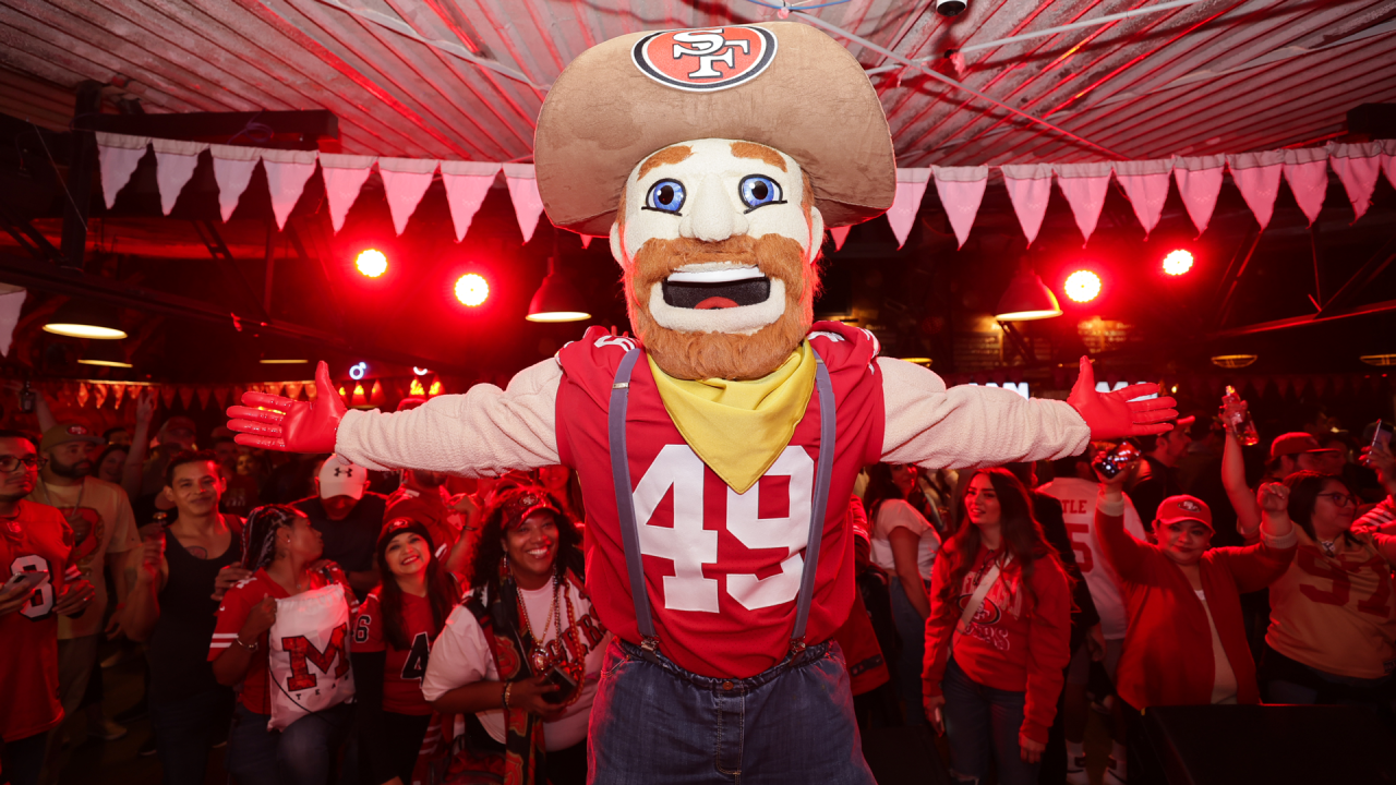 La Casa de los 49ers! Official home base for 49ers fans in México City.  Appearances by 49ers alumni, free giveaways, DJ and much more. This is  going on all weekend and the