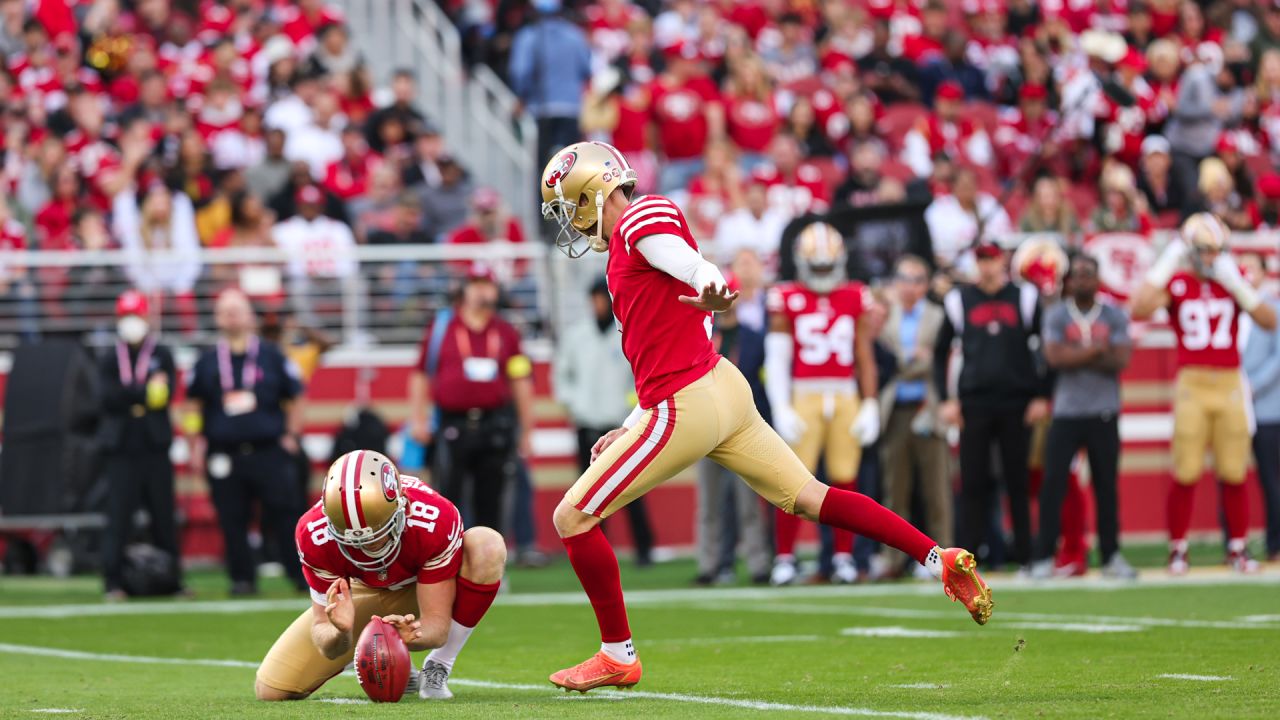 7,826 San Francisco 49ers V New Orleans Saints Photos & High Res