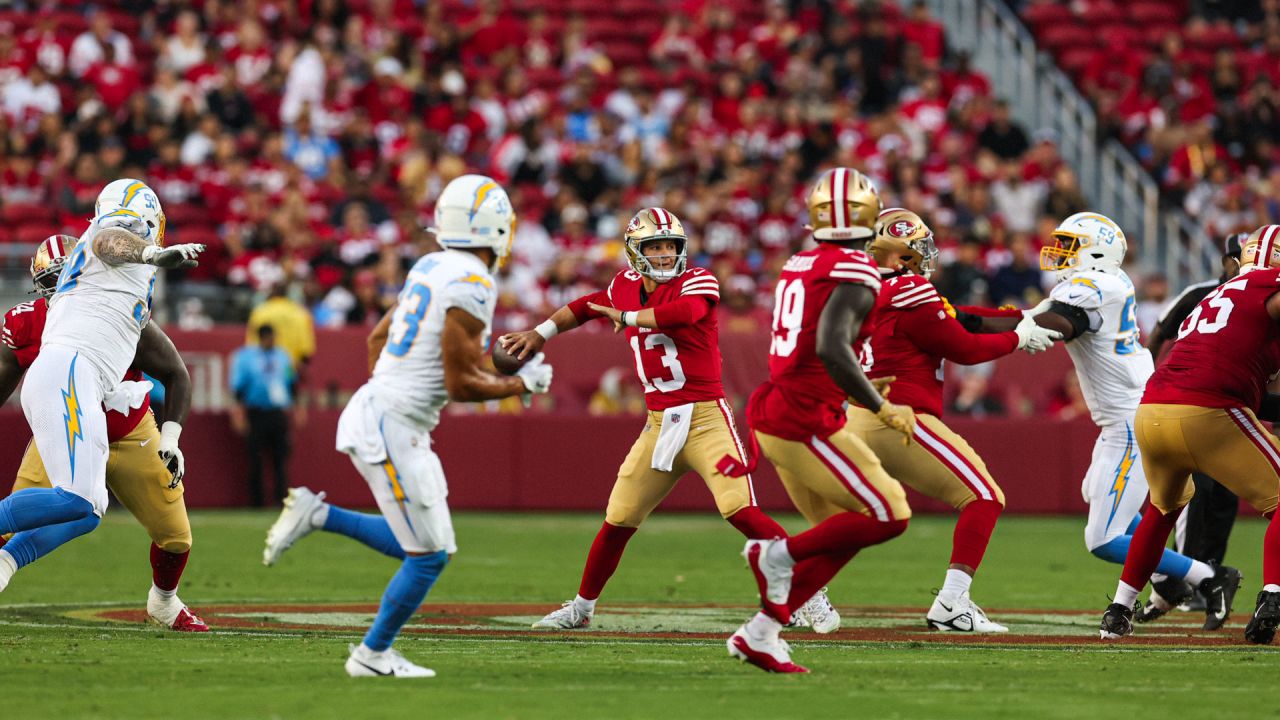 Photo: SAN FRANCISCO 49ERS VS SAN DIEGO CHARGERS - SXP2006101524 