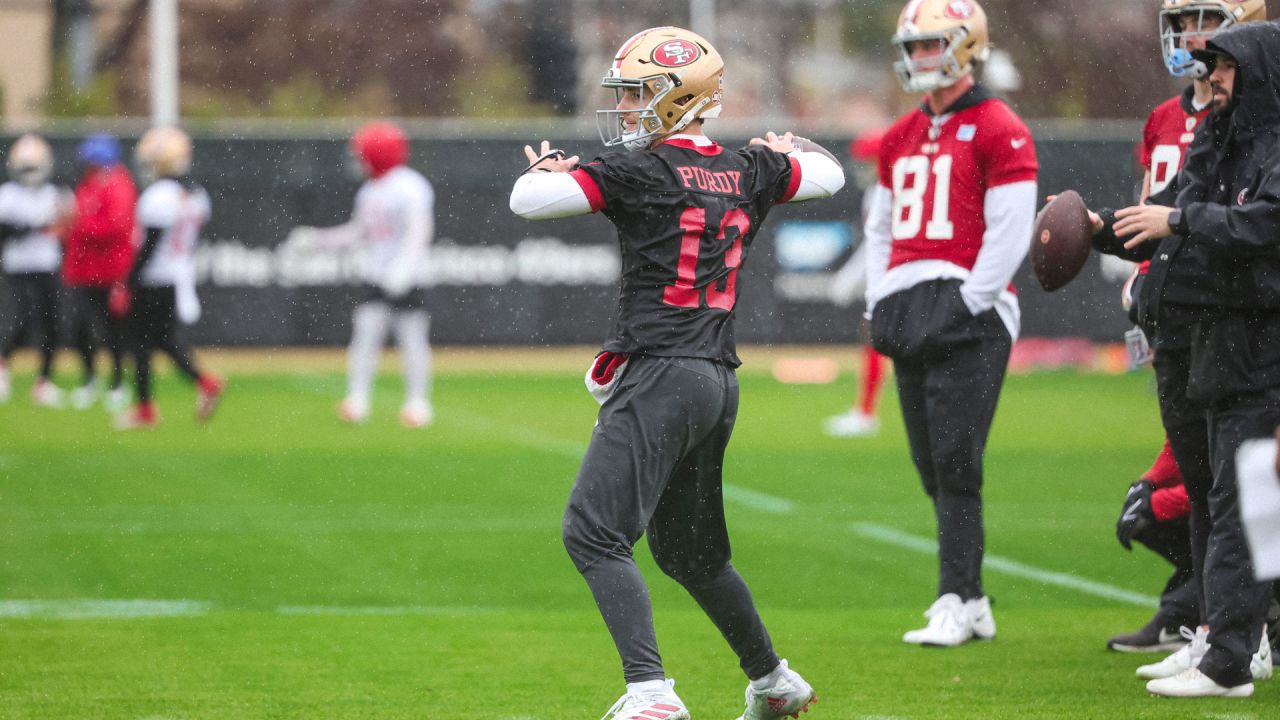 49ers Practice in the Rain Ahead of Super Wild Card Weekend vs. Seahawks