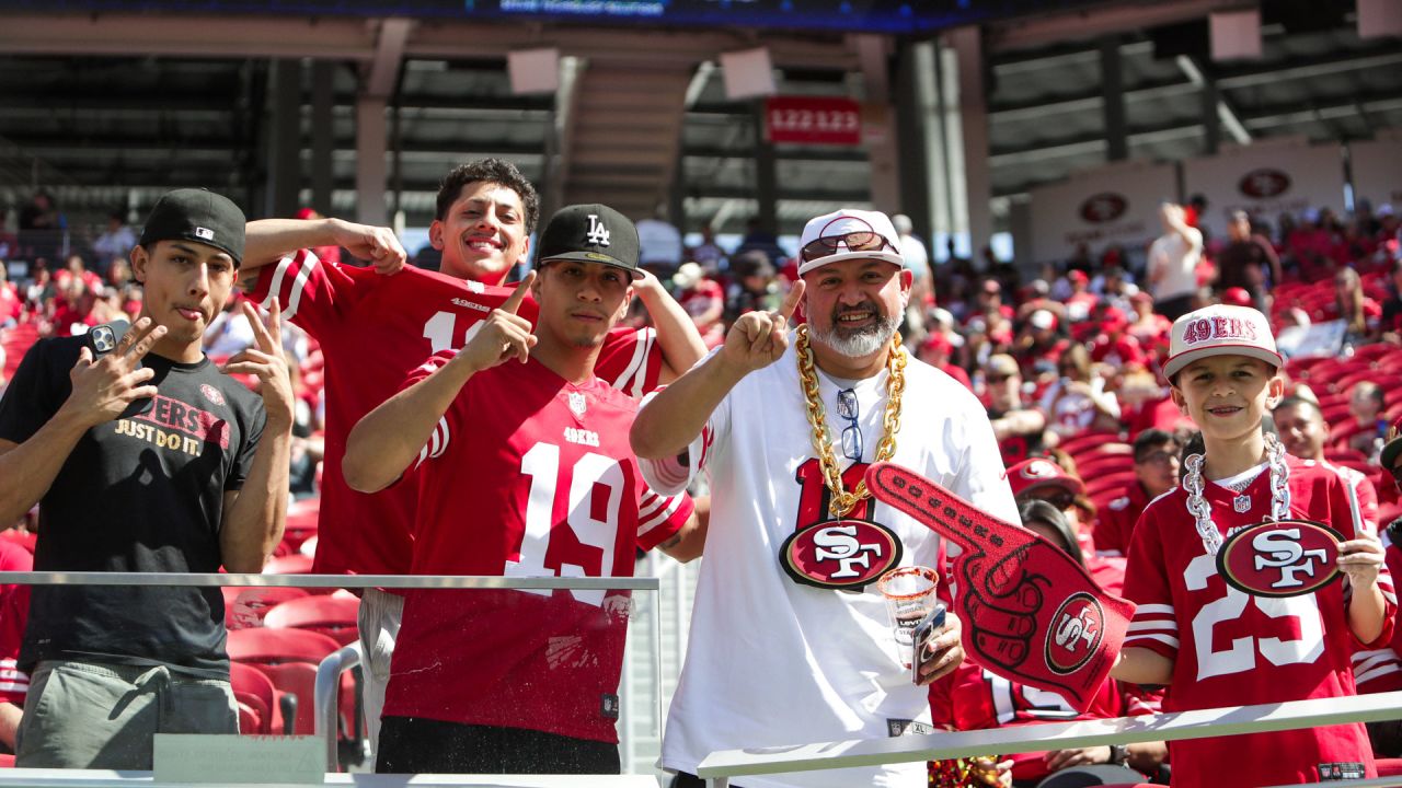 \ud83d\udce3 49ers Faithful Bring High Energy to Levi's\u00ae Stadium