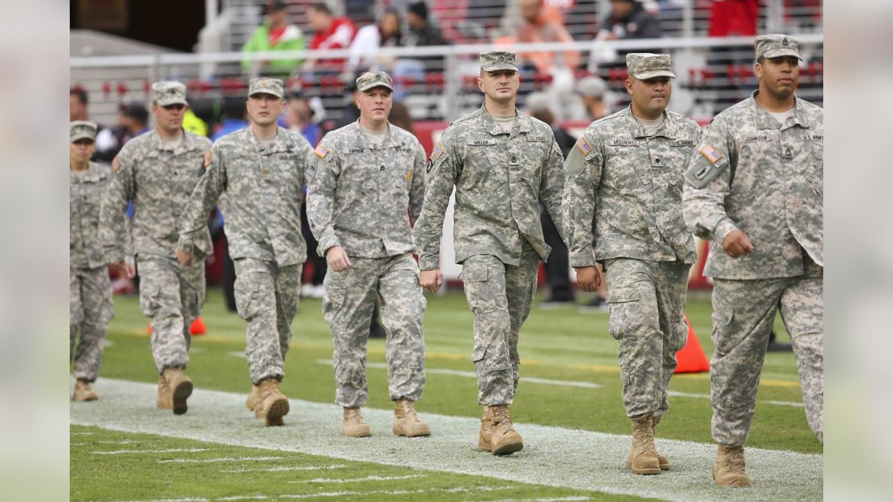 San Francisco 49ers on X: #SaluteToService x #WallpaperWednesday For every  RT of #SaluteToService, the @NFL will donate $5 to its military non-profit  partners.  / X