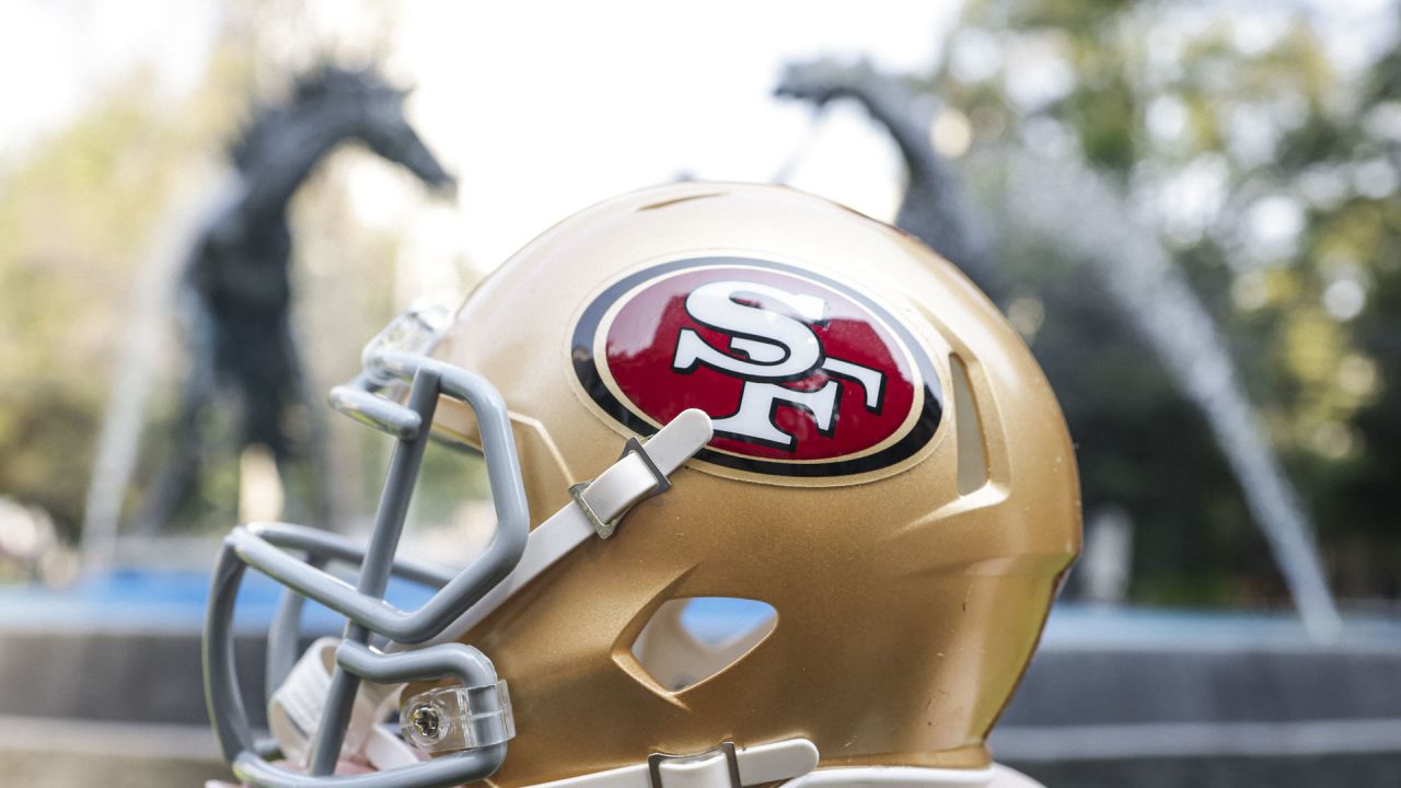 49ers Mini Helmet Visits the Sites in Mexico City