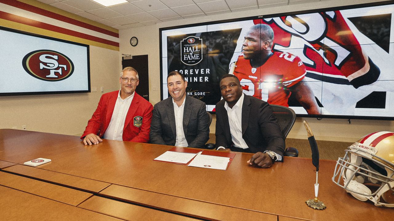 Gore retires from NFL after signing one-day contract with 49ers