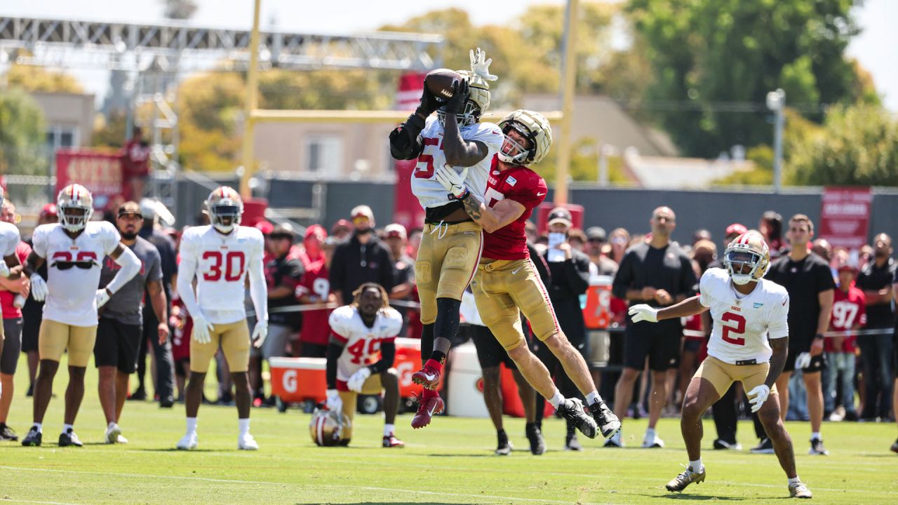 San Francisco 49ers' Alfredo Gutierrez takes part in drills during the NFL  team's football training camp in Santa Clara, Calif., Tuesday, Aug. 1,  2023. (AP Photo/Jeff Chiu Stock Photo - Alamy