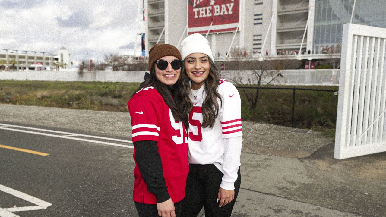 Rain or Shine, Faithful Cheer on 49ers to Victory vs. Buccaneers