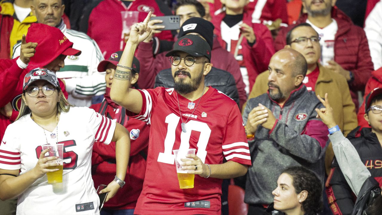 49ers players, coach praise Mexico City fans for Monday night's turnout -  Sactown Sports