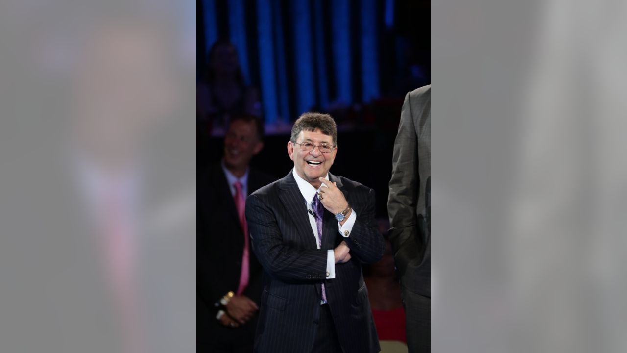 Pro Football Hall of Fame on X: .@PFHOFPrez & HOFer & @49ers  legend Edward J. DeBartolo Jr. getting ready 2 receive his @KayJewelers HOF  Ring of Excellence at #NEvsSF game  /