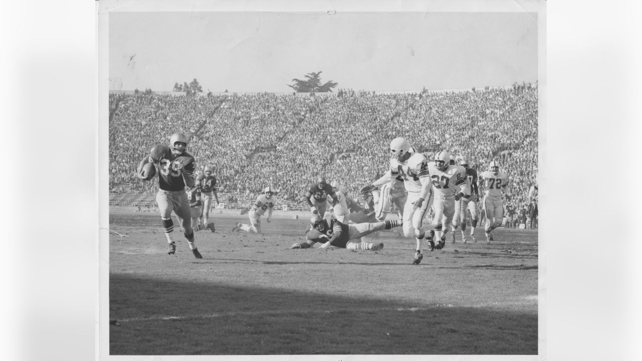 Hugh McElhenny dead at 93 - NFL Hall of Fame running back passes away with  cause of death revealed as 49ers pay tribute