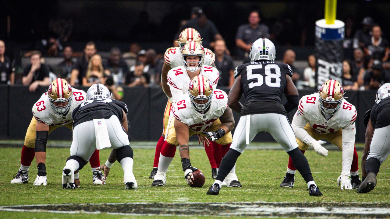 Photo: SAN FRANCISCO 49ERS VS OAKLAND RAIDERS - SXP2006100802 