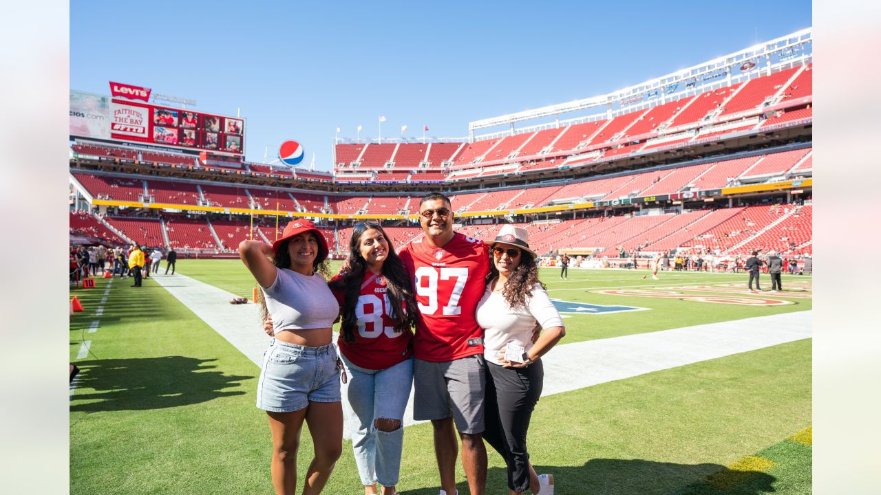 ✓️ Verified Faithful: E-40, Bayley and More Attend 49ers vs. Cardinals