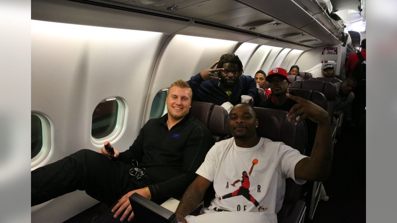 49ers Arrive in London