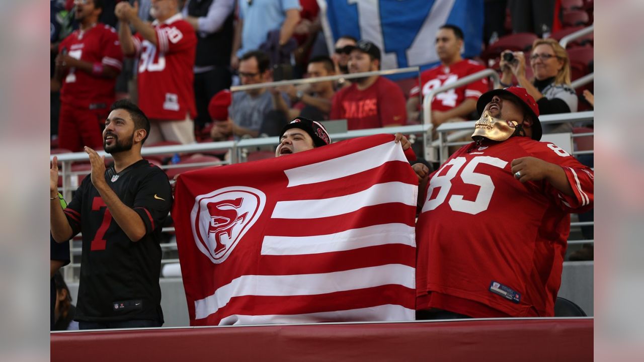 49ers Fan Clubs Offer Unique Opportunities for Fans in 2016