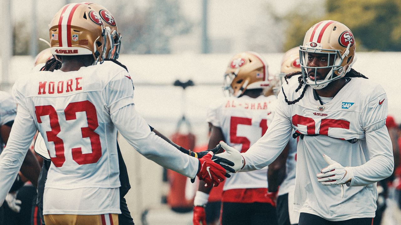 San Francisco 49ers wide receiver Tay Martin (83) runs with the ball during  the NFL football team's training camp in Santa Clara, Calif., Monday, Aug.  1, 2022. (AP Photo/Josie Lepe Stock Photo - Alamy