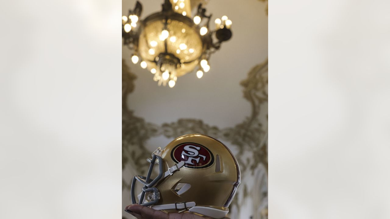 49ers Mini Helmet Visits the Sites in Mexico City