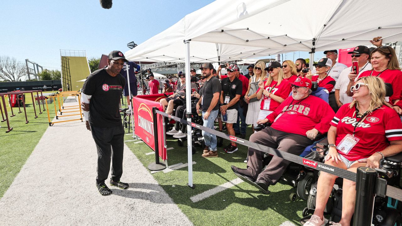 Vets Visit San Francisco 49ers' Training Camp > U.S. Department of Defense  > Story