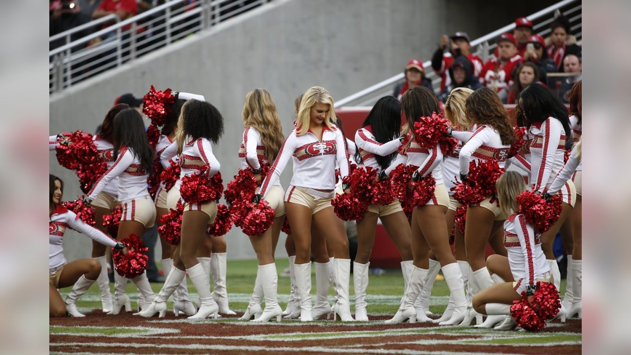 566 49ers Gold Rush Cheerleaders Stock Photos, High-Res Pictures