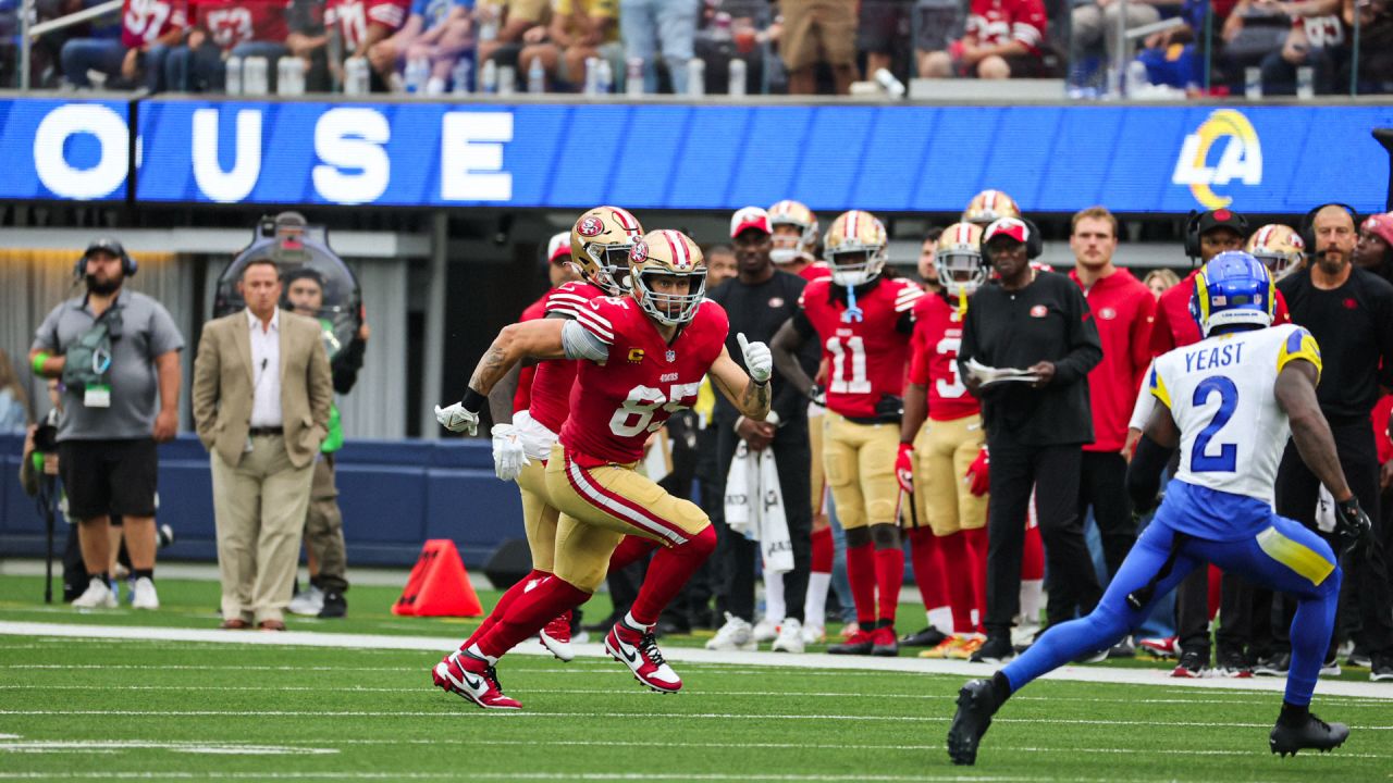 21,764 San Francisco 49ers V Los Angeles Rams Photos & High Res