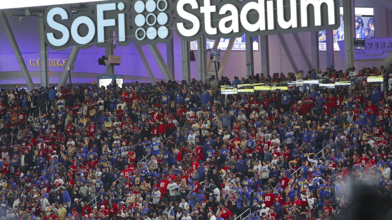 Traveling Faithful: 49ers Fans on the Road in 2021