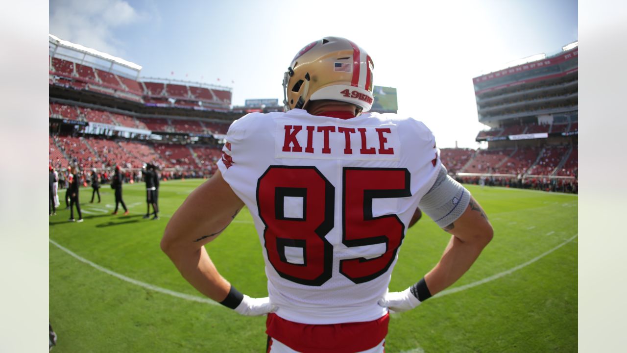 Throwing it Back to the 49ers '94 Jerseys