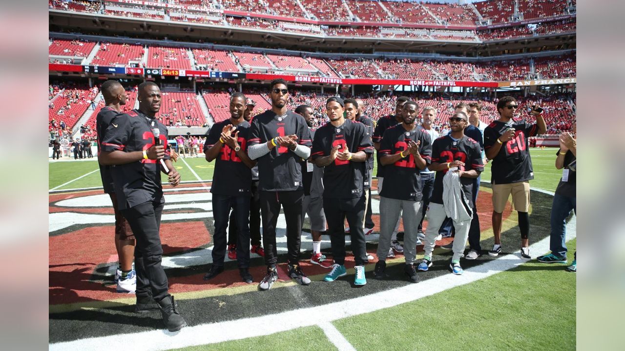 Warriors Attend 49ers Game in Alternate Uniforms