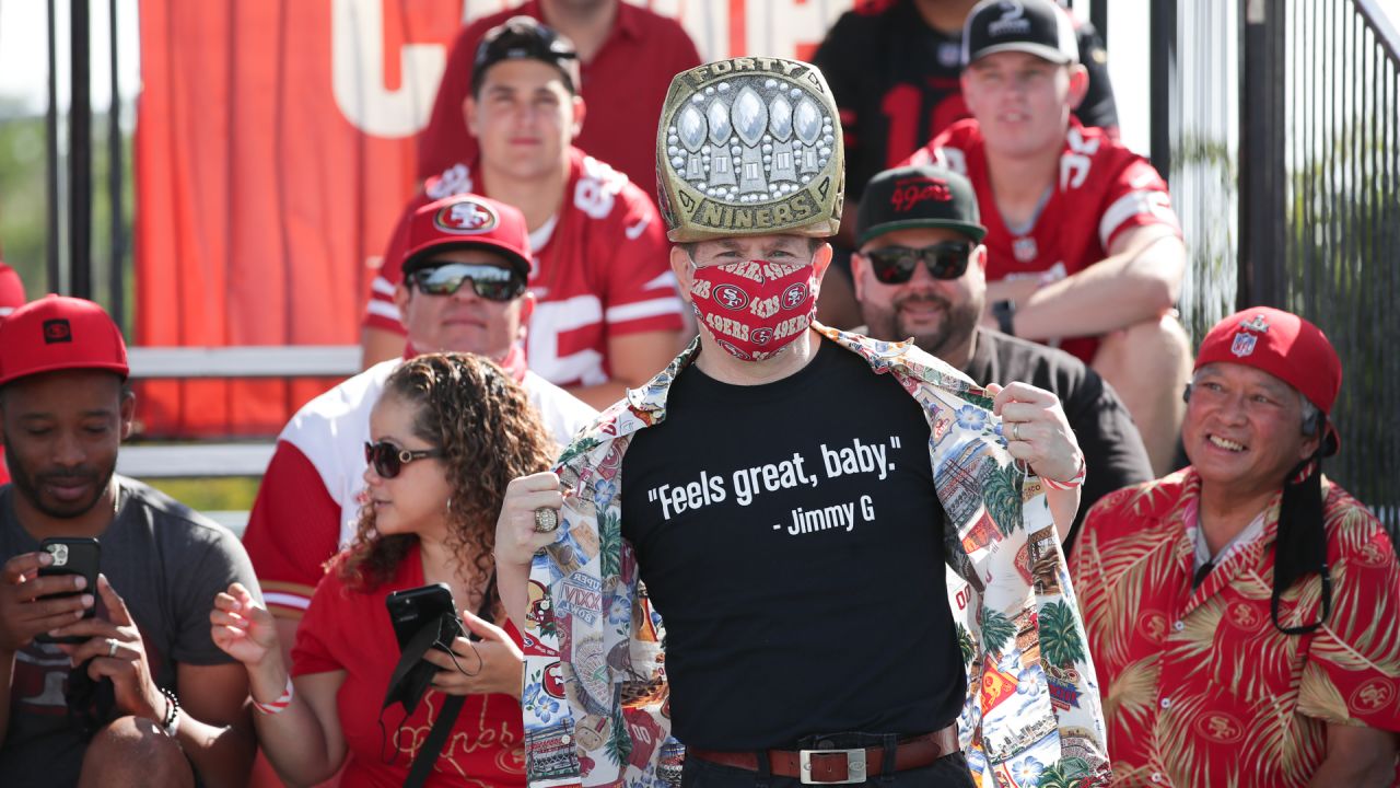 Vets Visit San Francisco 49ers' Training Camp > U.S. Department of Defense  > Story