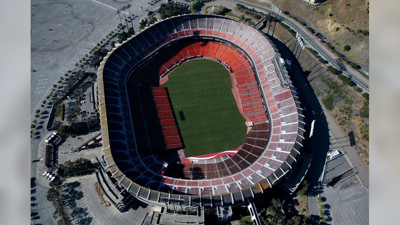 File:49ers retired numbers at Candlestick Park group 2.JPG - Wikimedia  Commons