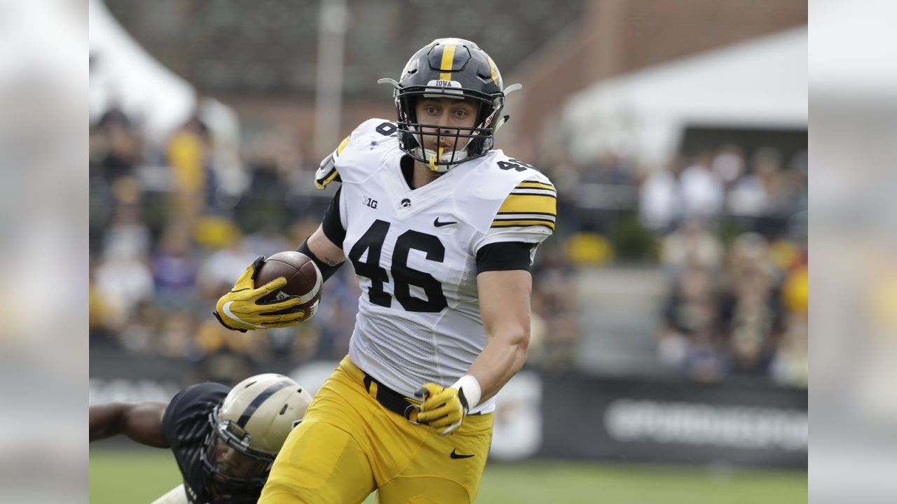 Iowa football: Photos of George Kittle with Hawkeyes, 49ers