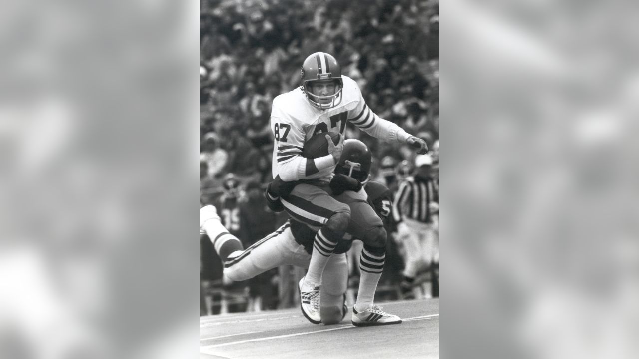 49ers Add Decal in Memory of Dwight Clark – SportsLogos.Net News