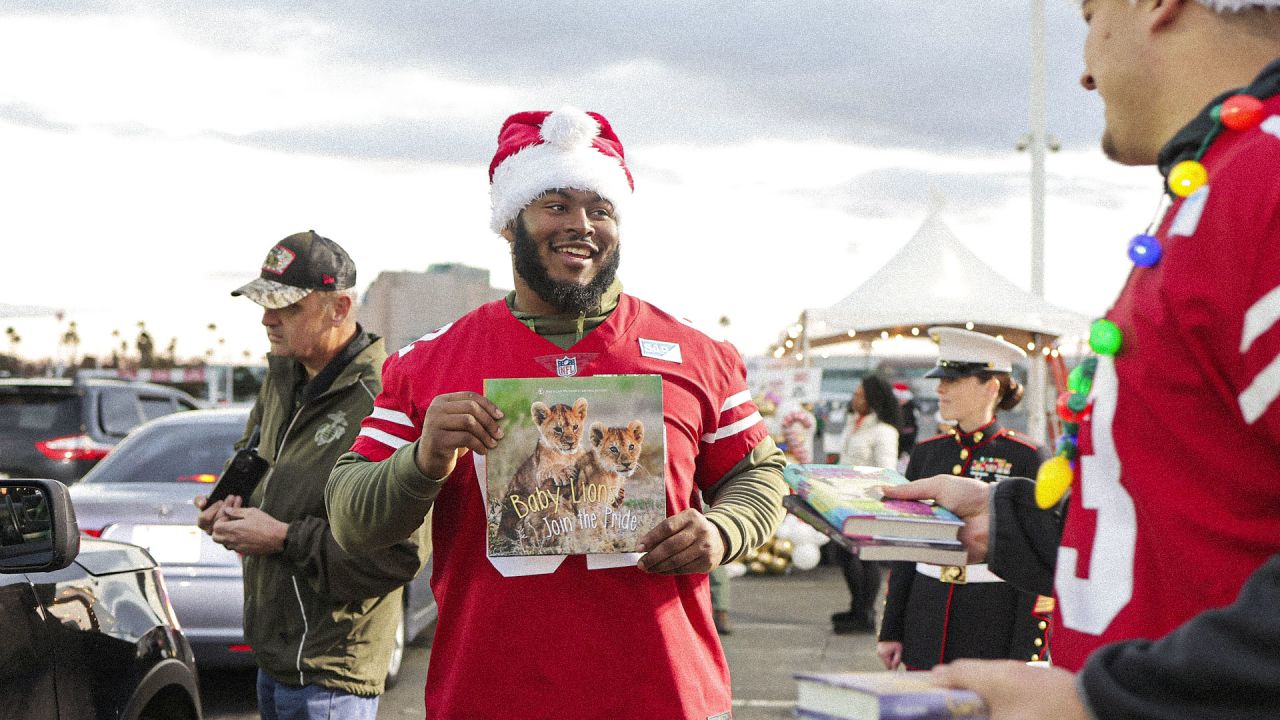 49ers host Hope for the Holidays giveaway for Bay Area families