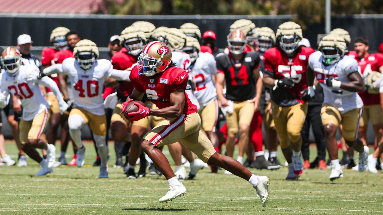 San Francisco 49ers' Alfredo Gutierrez takes part in drills during the NFL  team's football training camp in Santa Clara, Calif., Tuesday, Aug. 1,  2023. (AP Photo/Jeff Chiu Stock Photo - Alamy