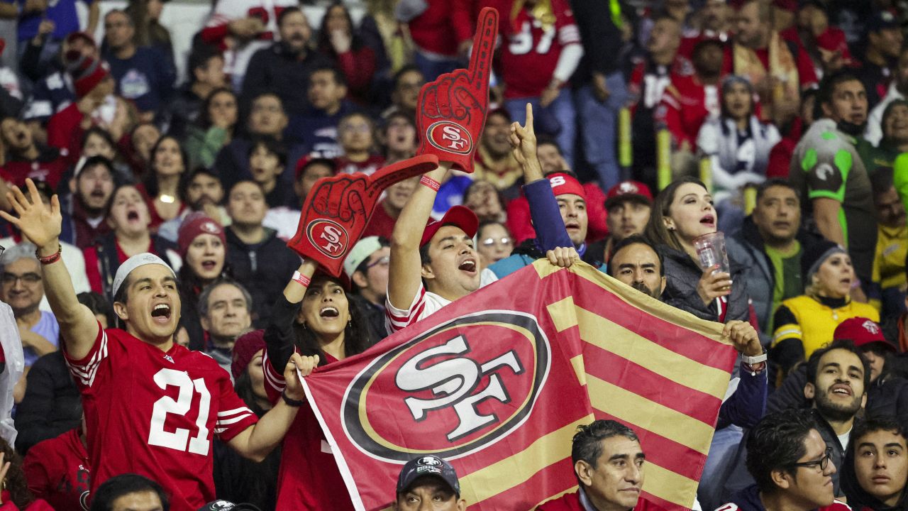 49ers players, coach praise Mexico City fans for Monday night's