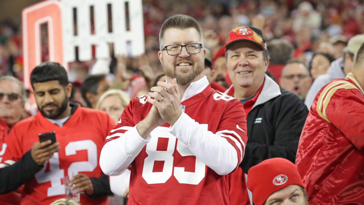 49ers Faithful Cheer on 'Sunday Night Football' Victory