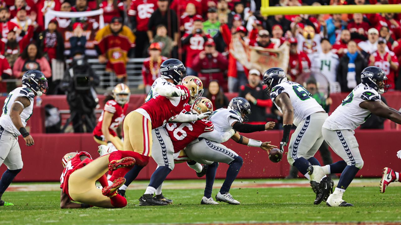 San Francisco 49ers fans enjoy dry wildcard match against Seattle