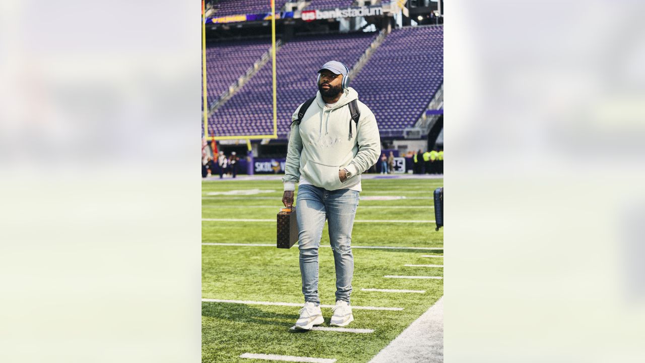 San Francisco 49ers running back JaMycal Hasty warms up before their game  against the Minnesota Vikings during an NFL preseason football game,  Saturday, Aug. 20, 2022, in Minneapolis. (AP Photo/Craig Lassig Stock